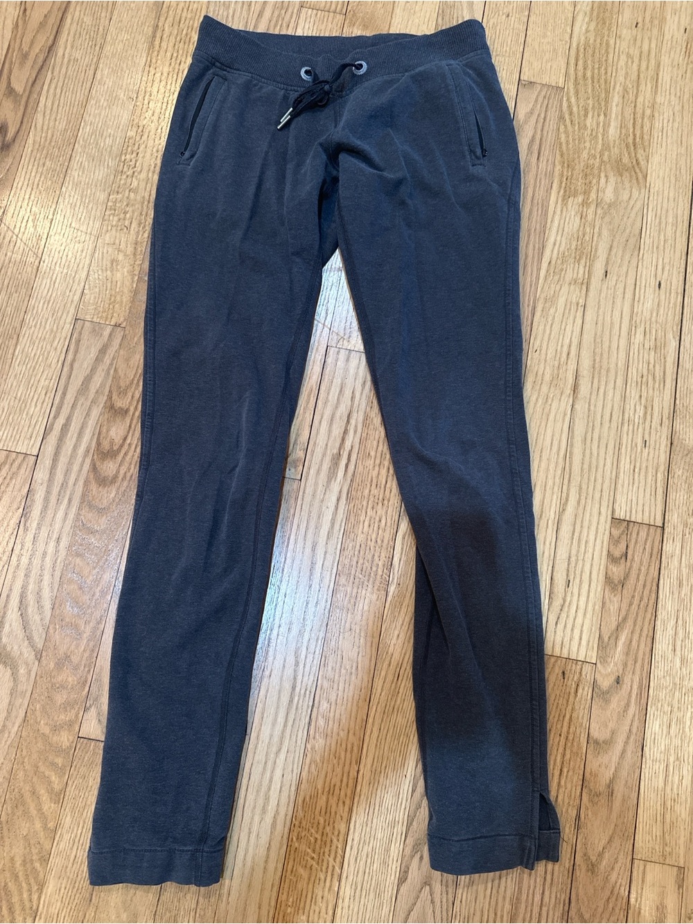 Lululemon grey Studio Slim Jogger Pants Size 4 Zipper Pockets